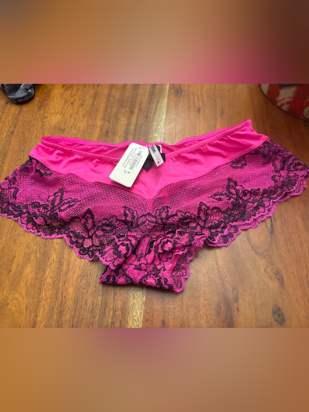 NWT size small undie.